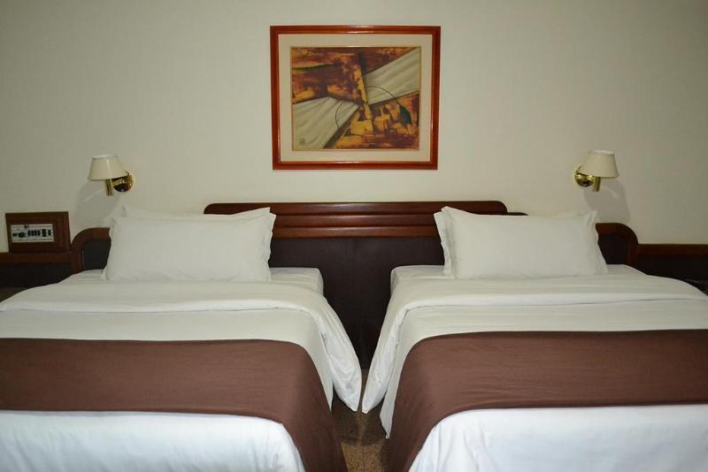 Dimas Lessa Hotel Montes Claros Esterno foto