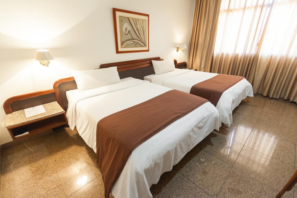 Dimas Lessa Hotel Montes Claros Esterno foto