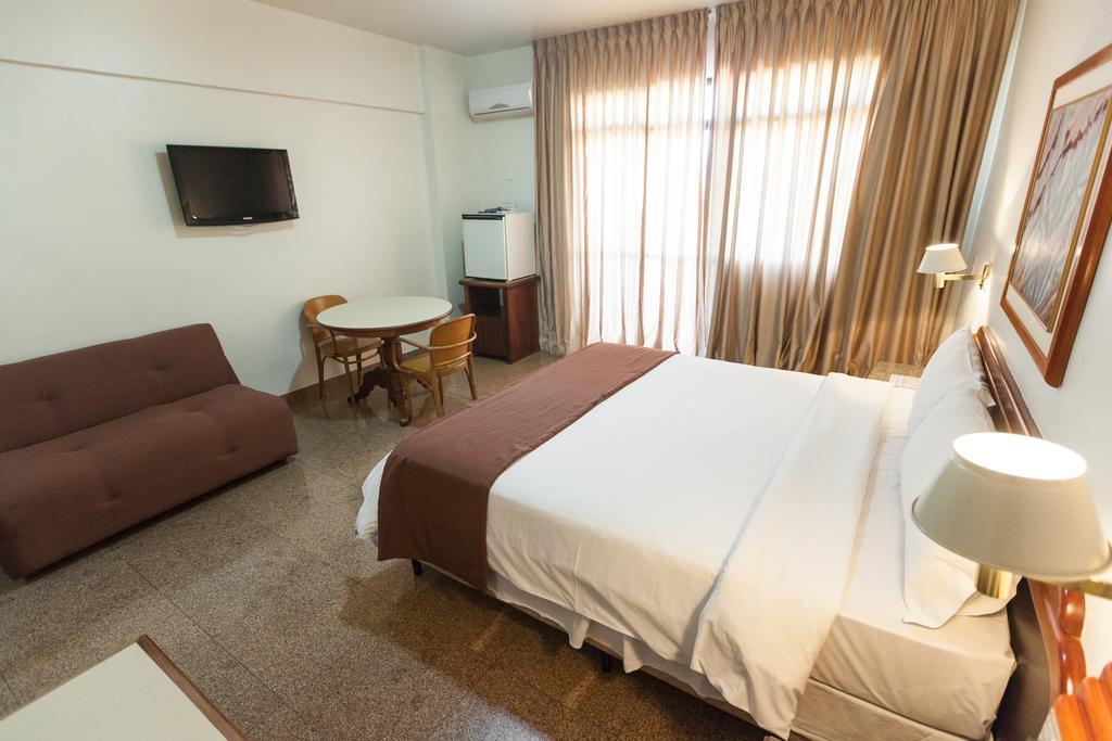Dimas Lessa Hotel Montes Claros Esterno foto