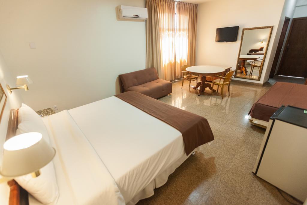 Dimas Lessa Hotel Montes Claros Esterno foto