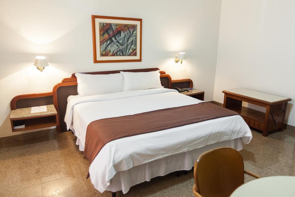 Dimas Lessa Hotel Montes Claros Esterno foto