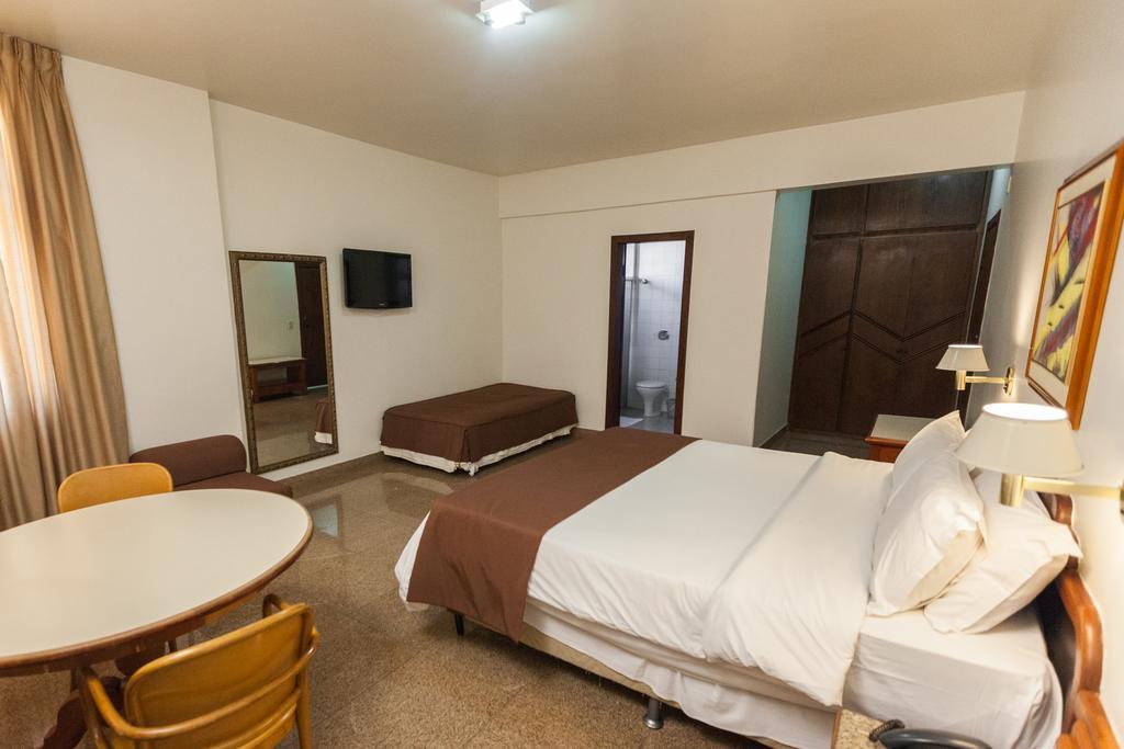 Dimas Lessa Hotel Montes Claros Esterno foto