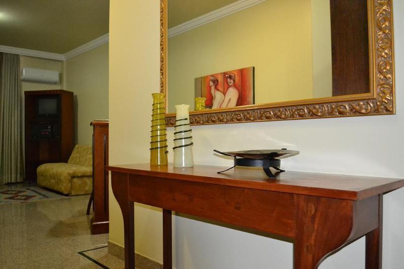 Dimas Lessa Hotel Montes Claros Esterno foto