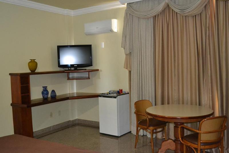 Dimas Lessa Hotel Montes Claros Esterno foto