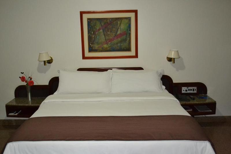 Dimas Lessa Hotel Montes Claros Esterno foto